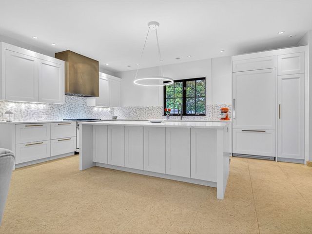 18 Middlesex St, Winchester, MA 01890