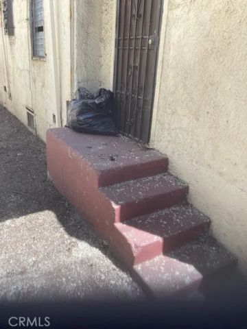 9811 S Vermont, Los Angeles, CA 90044