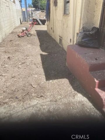 9811 S Vermont, Los Angeles, CA 90044