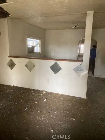 9811 S Vermont, Los Angeles, CA 90044