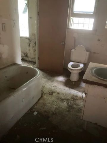 9811 S Vermont, Los Angeles, CA 90044