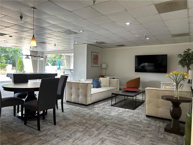 2479 Peachtree NE Road 317, Atlanta, GA 30305