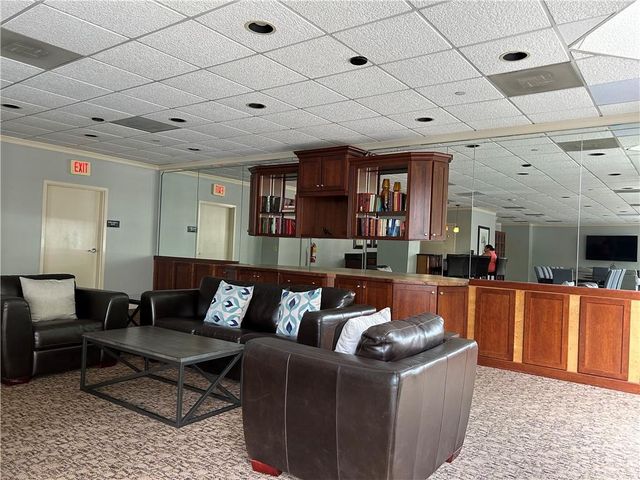 2479 Peachtree NE Road 317, Atlanta, GA 30305