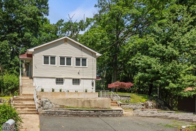 744 Brooklyn Mountain Rd, Hopatcong Boro, NJ 07843