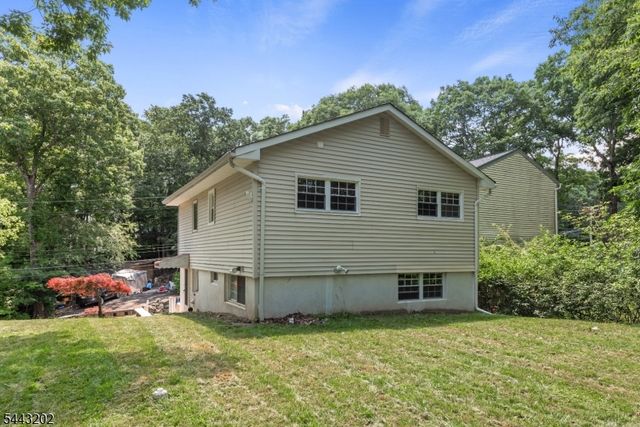 744 Brooklyn Mountain Rd, Hopatcong Boro, NJ 07843