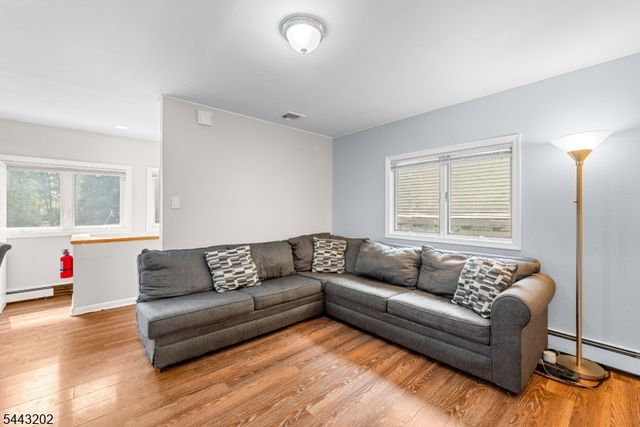 744 Brooklyn Mountain Rd, Hopatcong Boro, NJ 07843