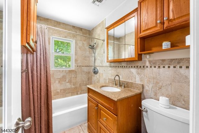 744 Brooklyn Mountain Rd, Hopatcong Boro, NJ 07843
