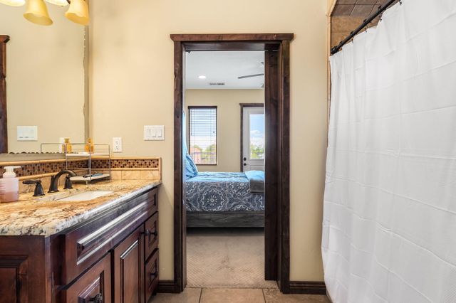 10600 Signal Avenue NE, Albuquerque, NM 87122