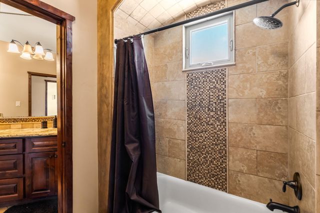 10600 Signal Avenue NE, Albuquerque, NM 87122