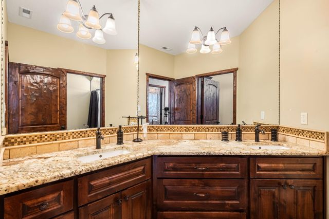 10600 Signal Avenue NE, Albuquerque, NM 87122