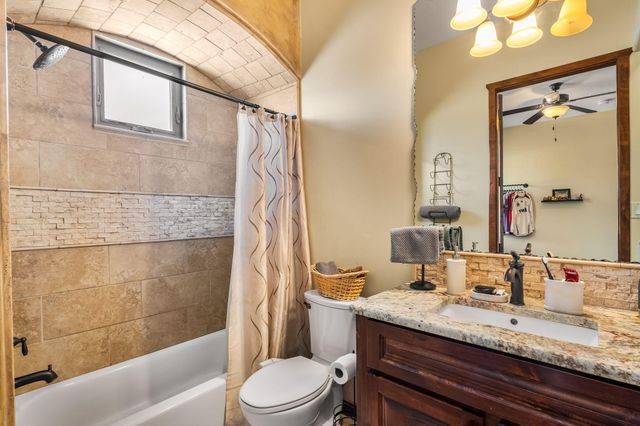 10600 Signal Avenue NE, Albuquerque, NM 87122