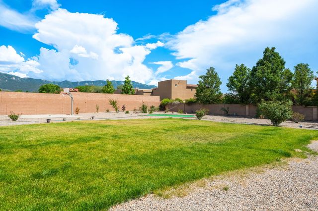 10600 Signal Avenue NE, Albuquerque, NM 87122