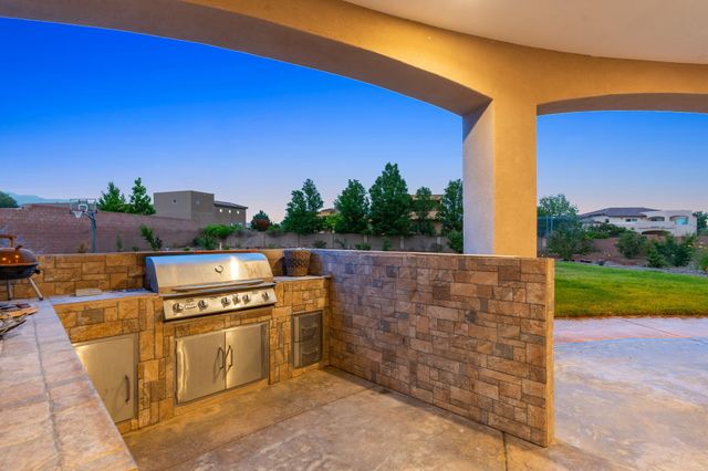 10600 Signal Avenue NE, Albuquerque, NM 87122