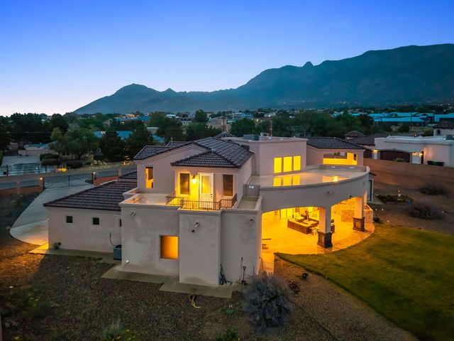 10600 Signal Avenue NE, Albuquerque, NM 87122