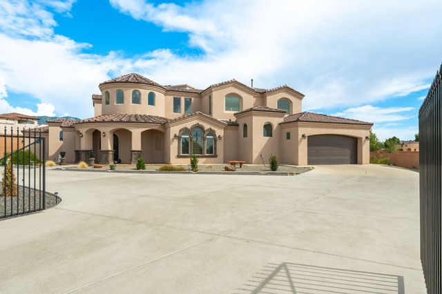 10600 Signal Avenue NE, Albuquerque, NM 87122