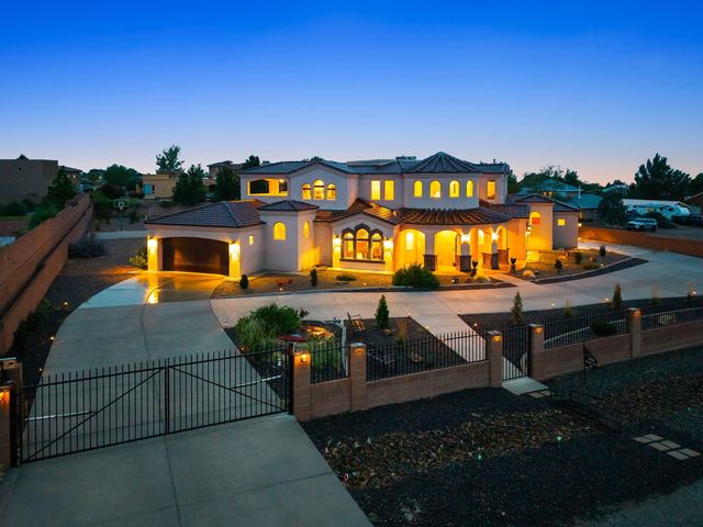 10600 Signal Avenue NE, Albuquerque, NM 87122