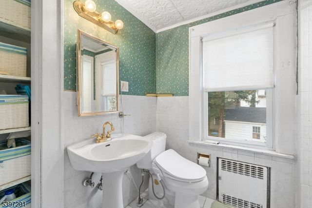 71 Georgian Ct, Hillside Twp., NJ 07205