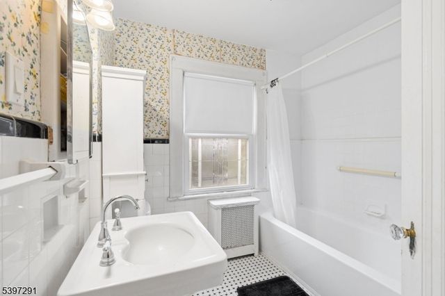 71 Georgian Ct, Hillside Twp., NJ 07205