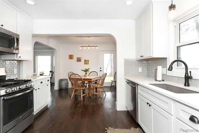 3630 Orchard Lake Road, West Bloomfield, MI 48324
