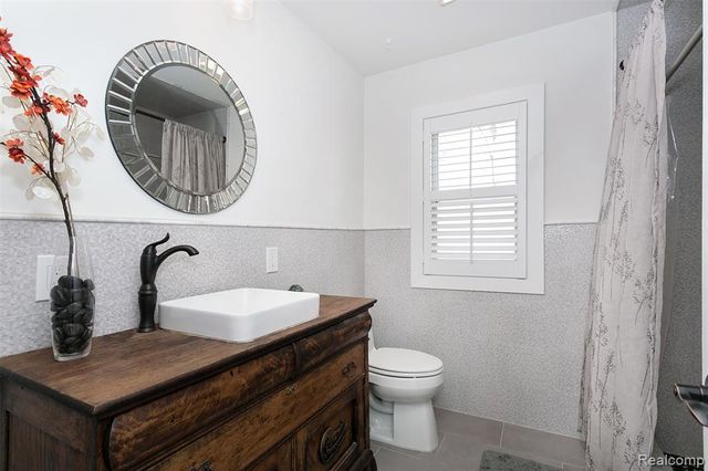 3630 Orchard Lake Road, West Bloomfield, MI 48324