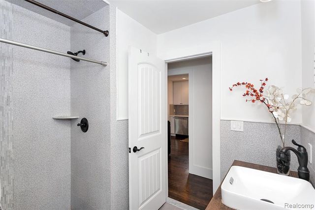 3630 Orchard Lake Road, West Bloomfield, MI 48324