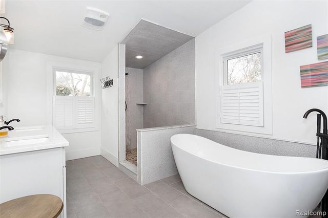 3630 Orchard Lake Road, West Bloomfield, MI 48324