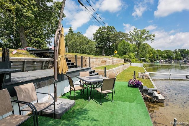 3630 Orchard Lake Road, West Bloomfield, MI 48324