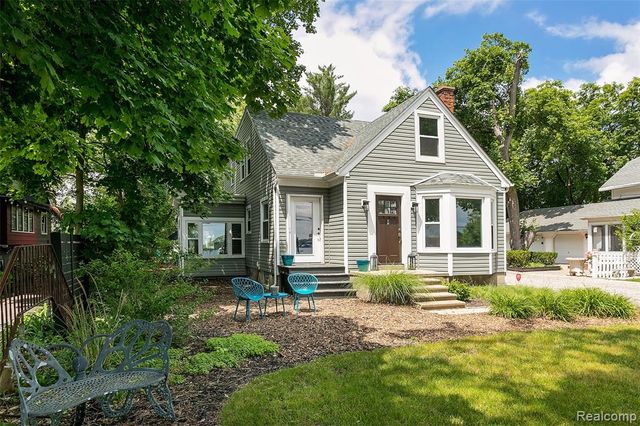 3630 Orchard Lake Road, West Bloomfield, MI 48324
