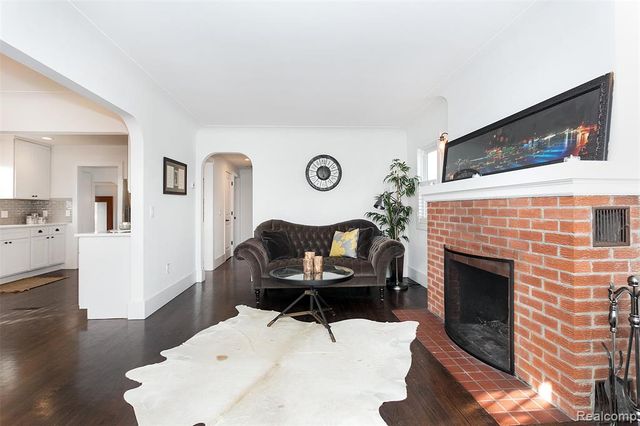 3630 Orchard Lake Road, West Bloomfield, MI 48324