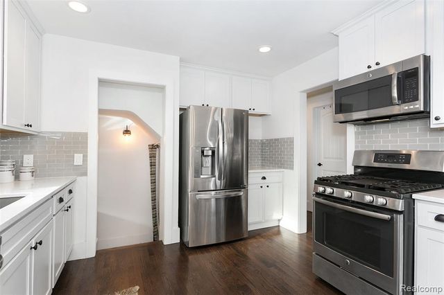 3630 Orchard Lake Road, West Bloomfield, MI 48324