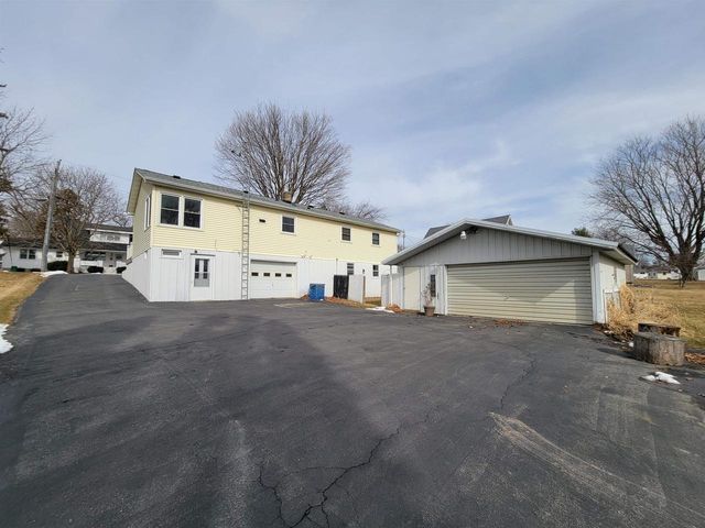 425 Jefferson Street, Platteville, WI 53818