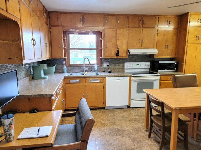 425 Jefferson Street, Platteville, WI 53818