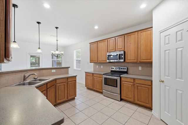 6013 Goldenrod Drive, Denton, TX 76208