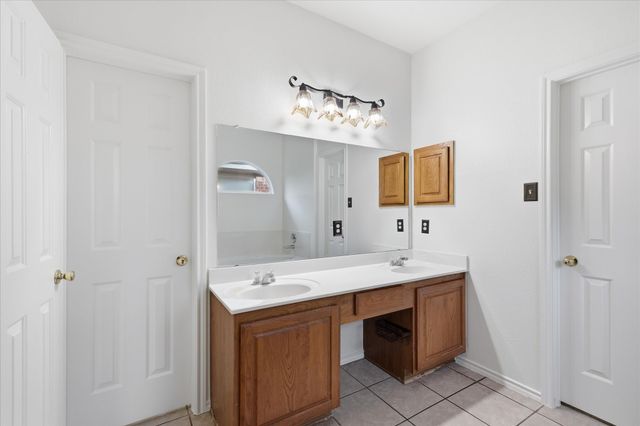 6013 Goldenrod Drive, Denton, TX 76208