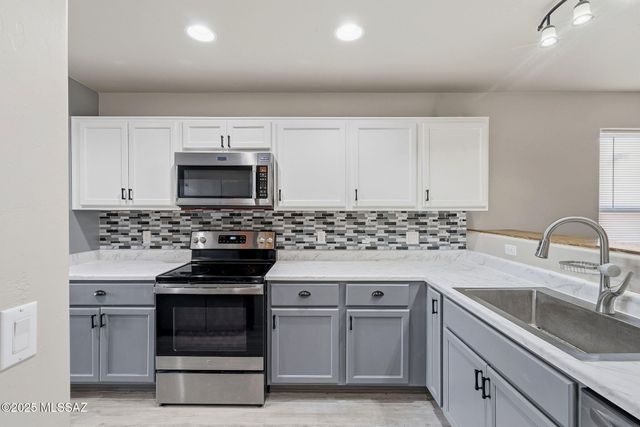 1458 N Wentworth Road, Vail, AZ 85641