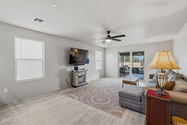 1458 N Wentworth Road, Vail, AZ 85641