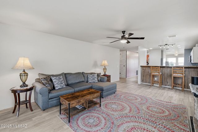 1458 N Wentworth Road, Vail, AZ 85641