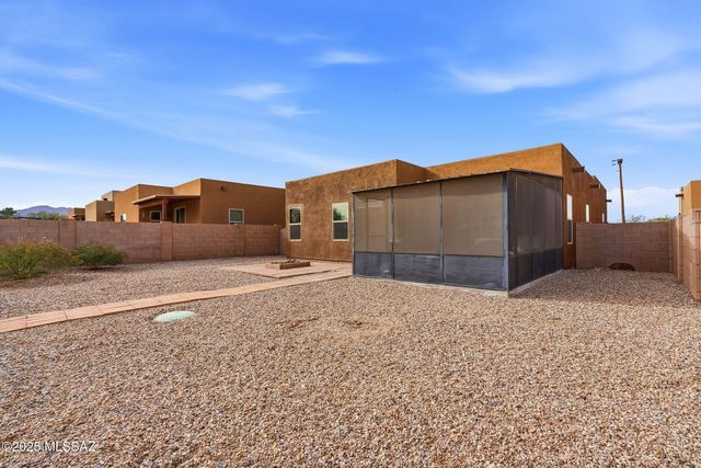 1458 N Wentworth Road, Vail, AZ 85641