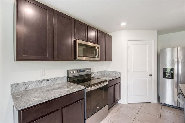 7575 SAIL CLOVER LANE, Zephyrhills, FL 33540