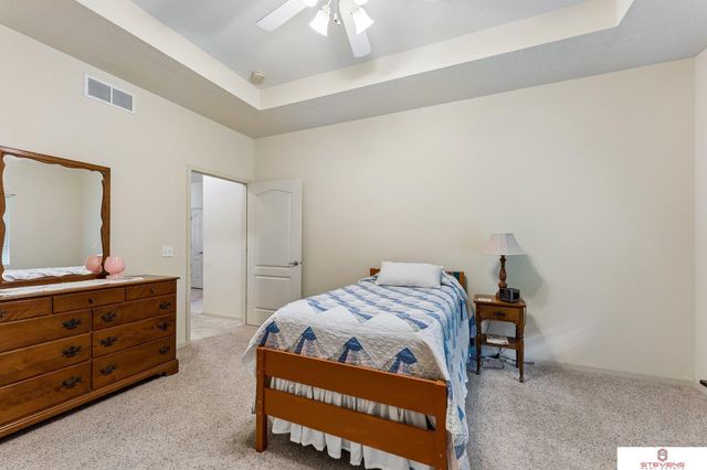 10502 S 27th Street, Bellevue, NE 68123