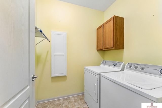 10502 S 27th Street, Bellevue, NE 68123