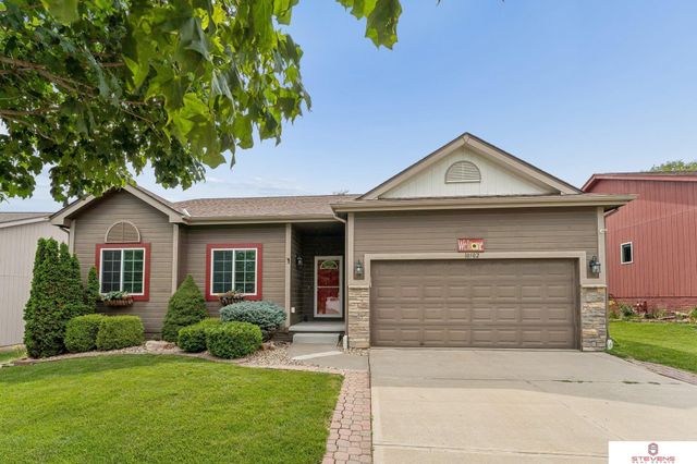 10502 S 27th Street, Bellevue, NE 68123