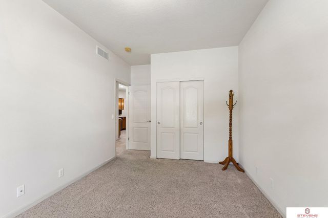 10502 S 27th Street, Bellevue, NE 68123