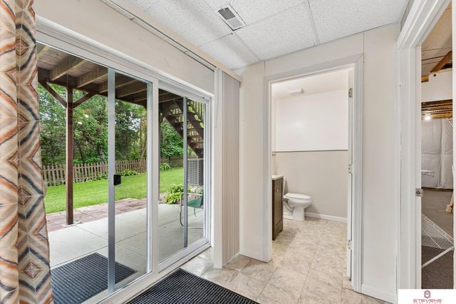 10502 S 27th Street, Bellevue, NE 68123