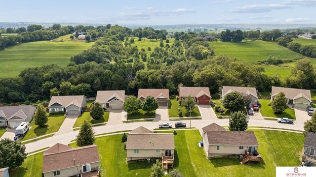 10502 S 27th Street, Bellevue, NE 68123