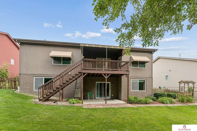 10502 S 27th Street, Bellevue, NE 68123