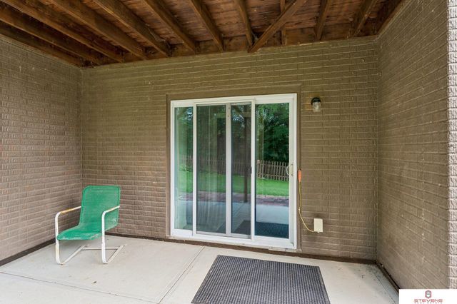 10502 S 27th Street, Bellevue, NE 68123