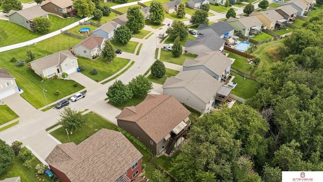 10502 S 27th Street, Bellevue, NE 68123