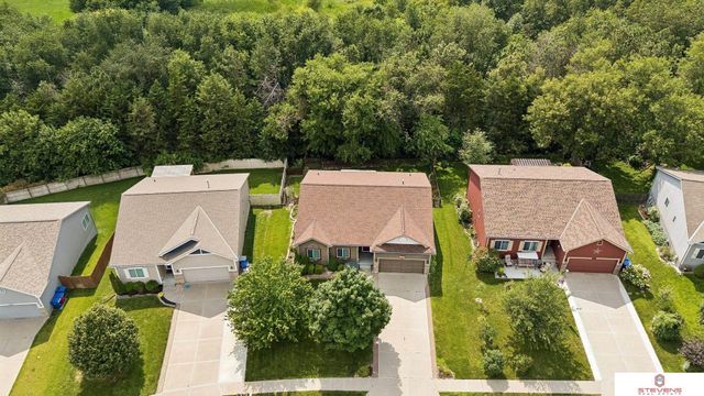 10502 S 27th Street, Bellevue, NE 68123