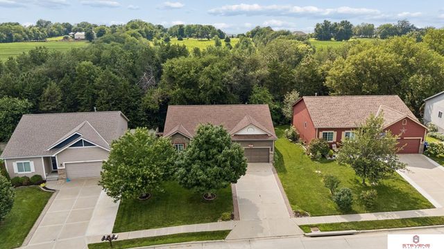 10502 S 27th Street, Bellevue, NE 68123